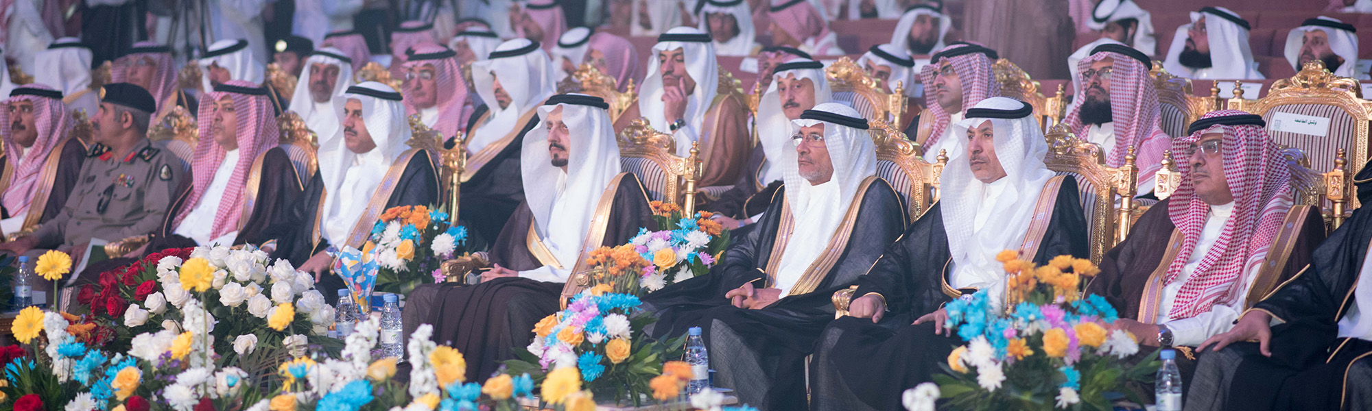 الجامعة تزف أكثر من 9 آلاف خريج من طلابها